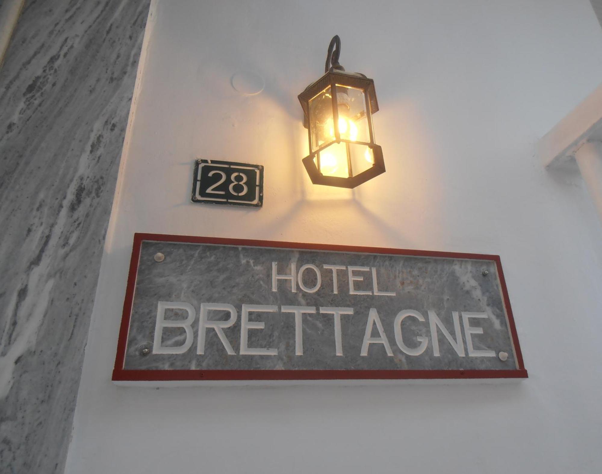 Hotel Bretagne Loutraki  Exterior photo