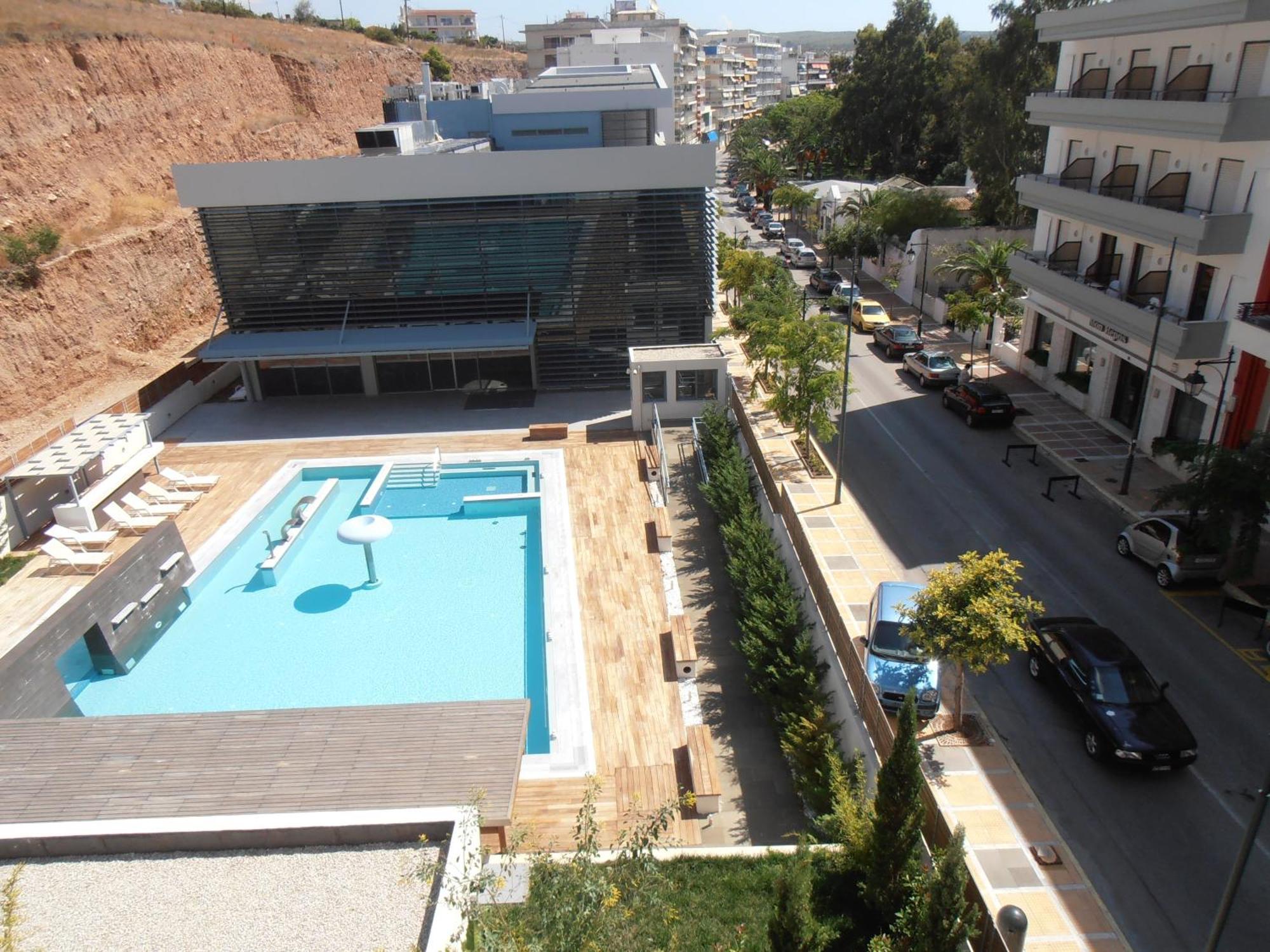 Hotel Bretagne Loutraki  Exterior photo